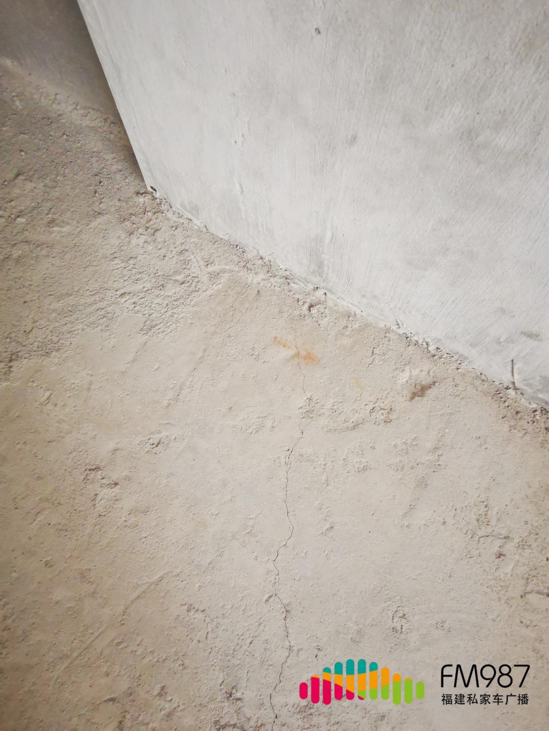 DƬ